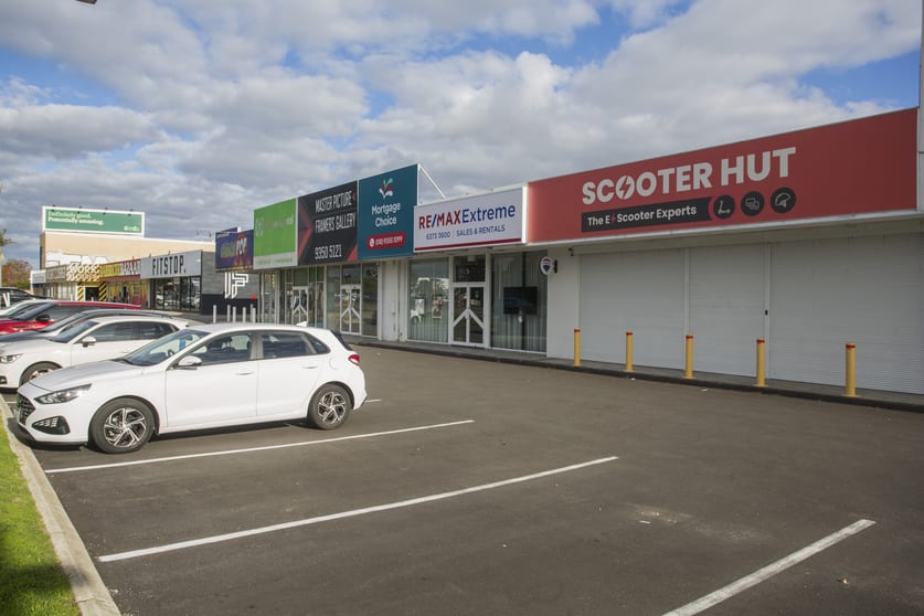 Click to view all images 2/1395 Albany Highway Cannington WA 6107 - Image 2