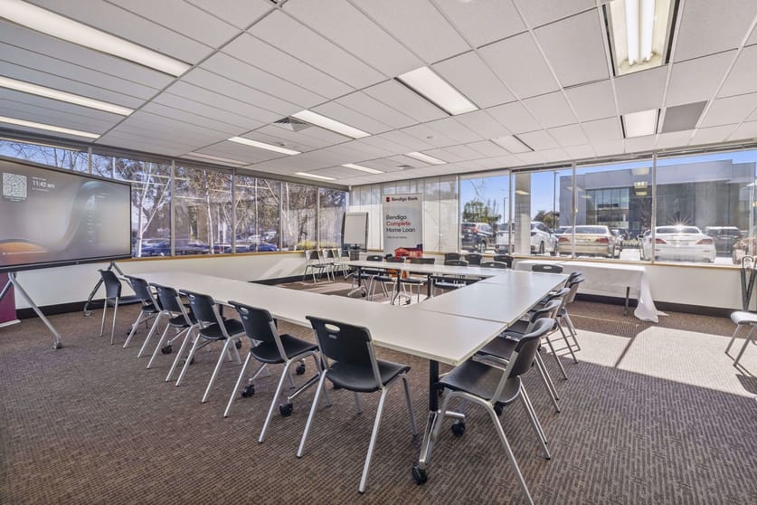 Click to view all images 75 Denison Street Deakin ACT 2600 - Image 2