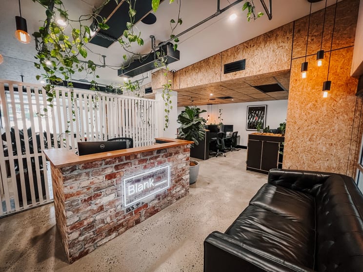 Click to view all images 4a/33 James Street Burleigh Heads QLD 4220 - Image 3