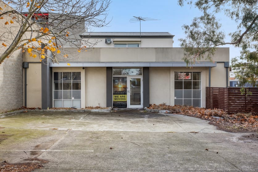 Click to view all images 19 Winifred Street Essendon VIC 3040 - Image 1
