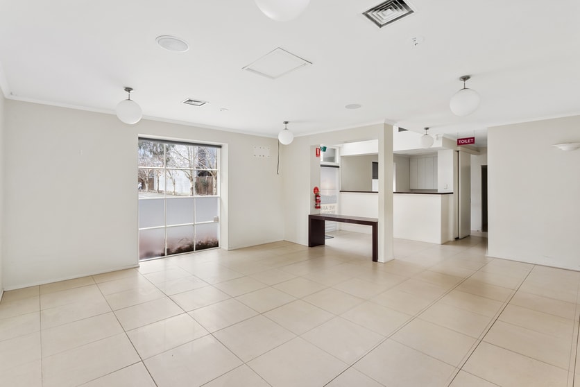 Click to view all images 19 Winifred Street Essendon VIC 3040 - Image 2