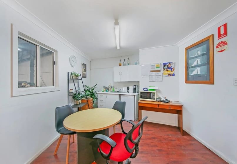Click to view all images 6/47 Third Avenue Blacktown NSW 2148 - Image 3
