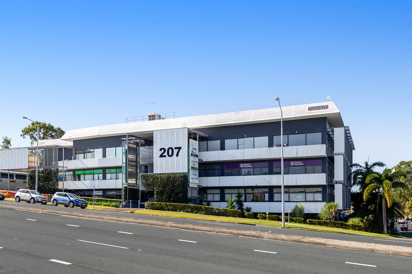 Click to view all images Ashmore Commercial Centre 207 Currumburra Road Ashmore QLD 4214 - Image 2