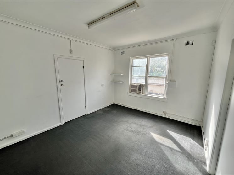 Click to view all images 7 & 8/687 Pittwater Road Dee Why NSW 2099 - Image 3