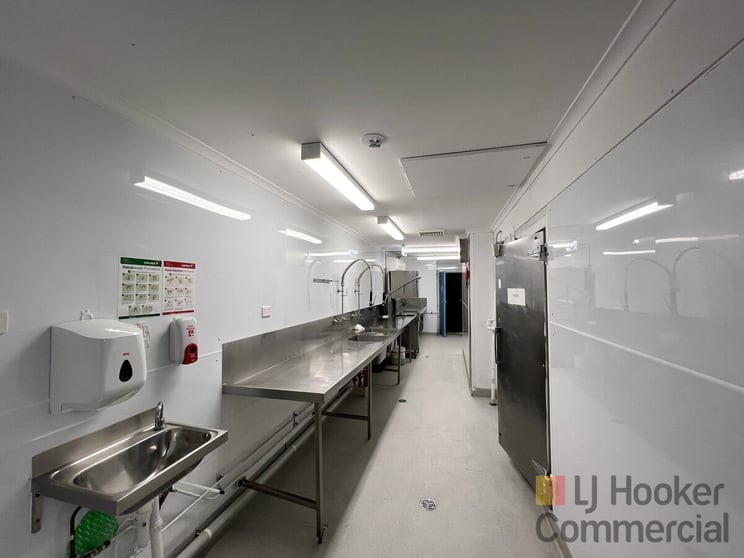 Click to view all images Kitchen/172-176 The Entrance Road Erina NSW 2250 - Image 1