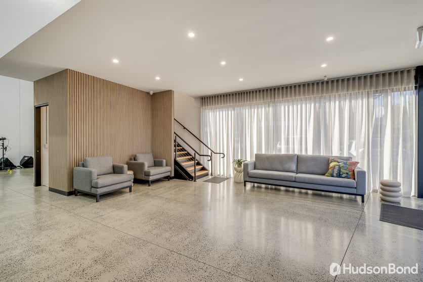 Click to view all images 2/51 Merrindale Drive Croydon South VIC 3136 - Image 3