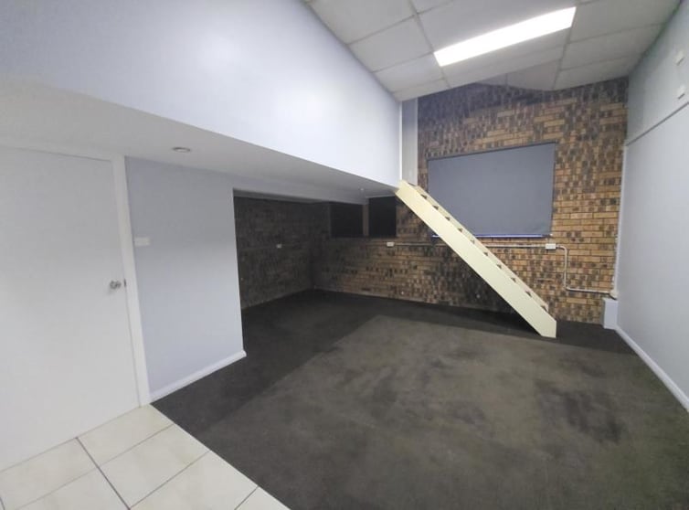 Click to view all images Unit 3/4-6 Moore Street West Gosford NSW 2250 - Image 2