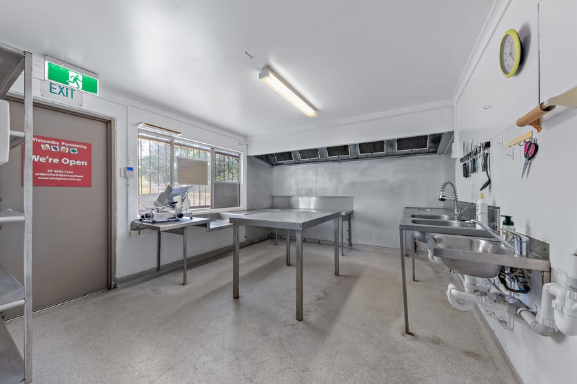 Click to view all images 1/8 William Murray Drive Cannonvale QLD 4802 - Image 2