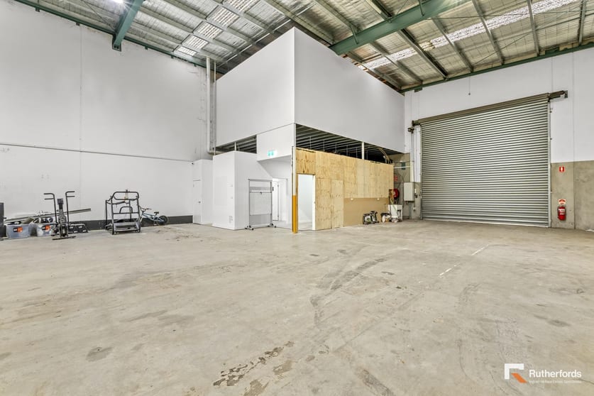 Click to view all images 11 View Road Epping VIC 3076 - Image 2