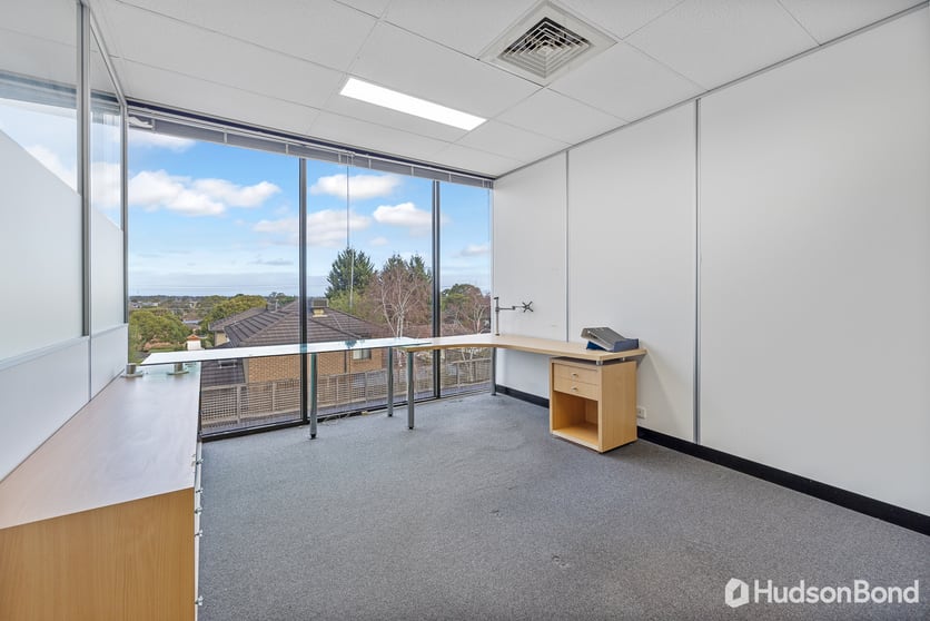 Click to view all images 5/1004 Doncaster Road Doncaster East VIC 3109 - Image 3