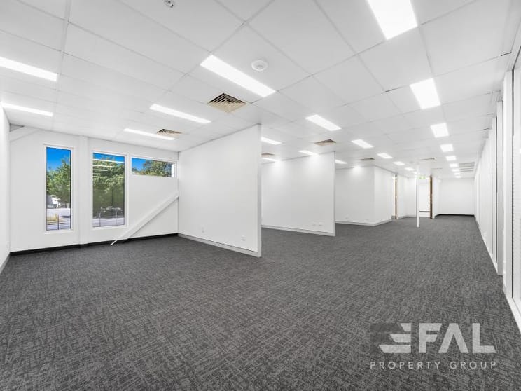 Click to view all images Unit 5/74 Murdoch Circuit Acacia Ridge QLD 4110 - Image 3