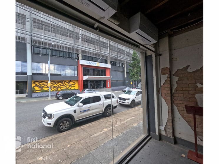 Click to view all images 6/47 Castlemaine Street Milton QLD 4064 - Image 3