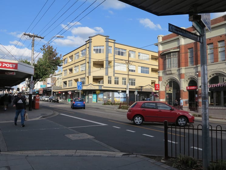 Click to view all images 1e Staniland Grove Elsternwick VIC 3185 - Image 2
