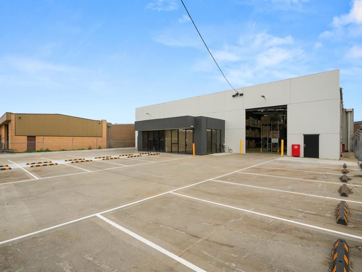 Click to view all images Unit 1/1 Braeside Dr Braeside VIC 3195 - Image 3