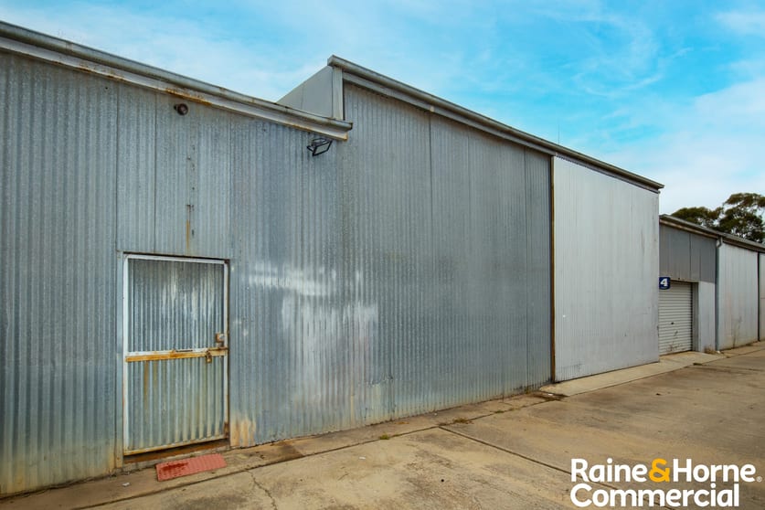 Click to view all images 4/381 Edward Street Wagga Wagga NSW 2650 - Image 1