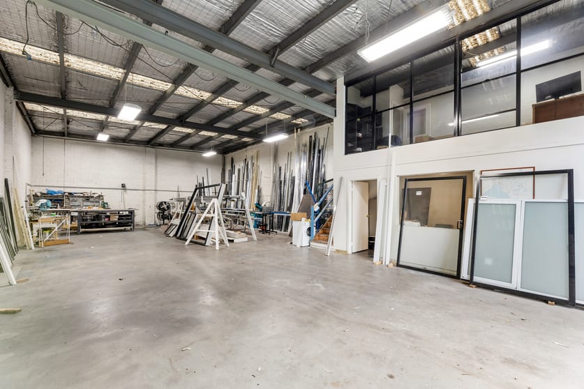 Click to view all images 2 Coora Road Oakleigh South VIC 3167 - Image 2