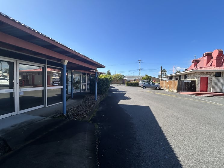 Click to view all images 4/25 Queens Road Scarness QLD 4655 - Image 2