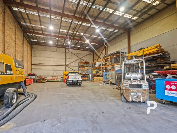 Click to view all images 2/17 Tarlington Place Smithfield NSW 2164 - Image 2