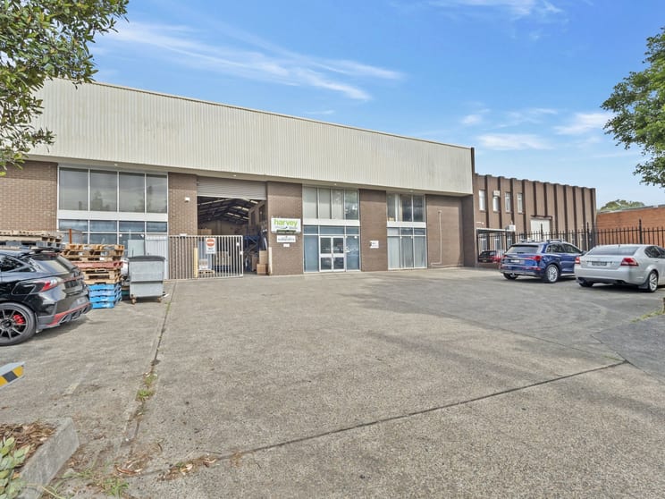 Click to view all images 4 Ladbroke Street Milperra NSW 2214 - Image 1