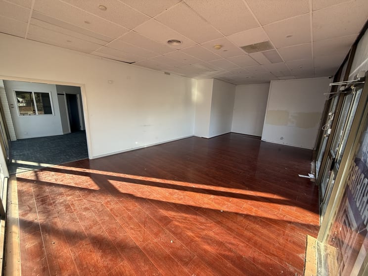 Click to view all images 1/79 Gladstone Street Fyshwick ACT 2609 - Image 2