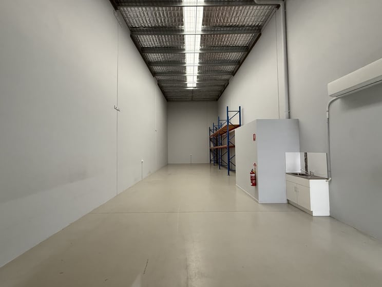 Click to view all images 24/8 Distribution Court Arundel QLD 4214 - Image 3