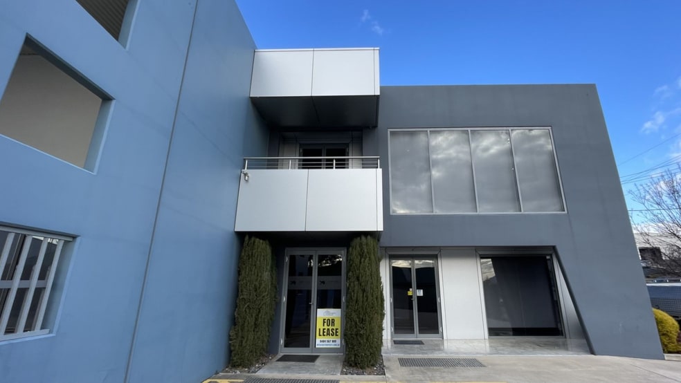 Click to view all images 6 Irving Place Robin Hill NSW 2795 - Image 2