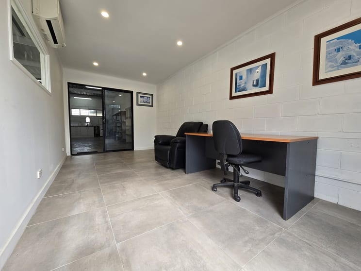 Click to view all images 6/46 Bailey Crescent Southport QLD 4215 - Image 2