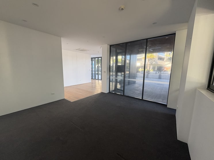 Click to view all images 2/4 Marina Promenade Paradise Point QLD 4216 - Image 2