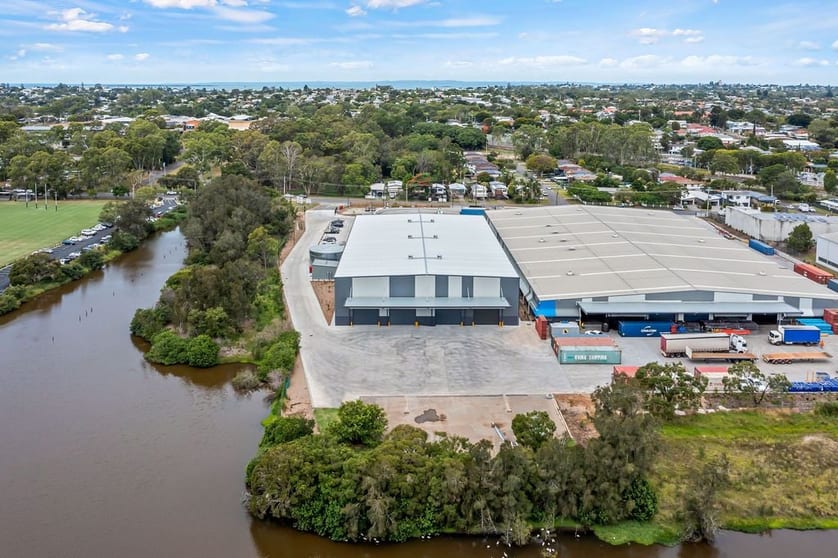 Click to view all images A/30 North Road Wynnum West QLD 4178 - Image 3