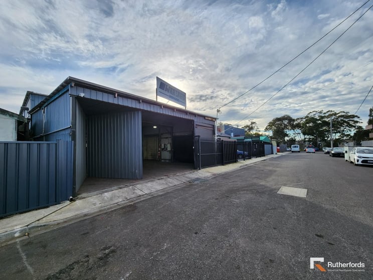 Click to view all images 7 Dora Street Braybrook VIC 3019 - Image 3