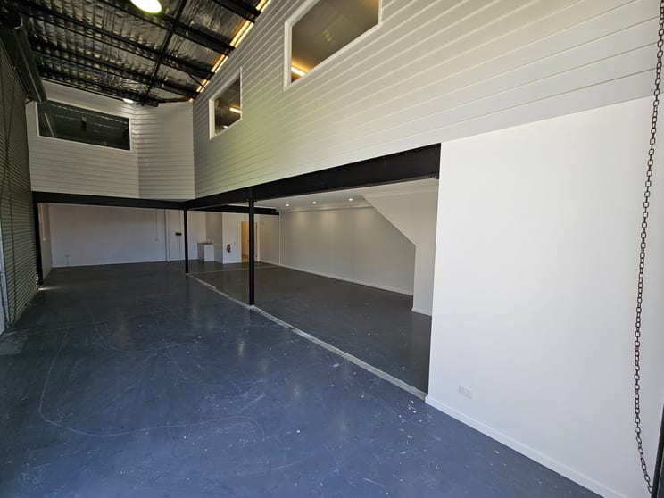 Click to view all images Burleigh Heads QLD 4220 - Image 3