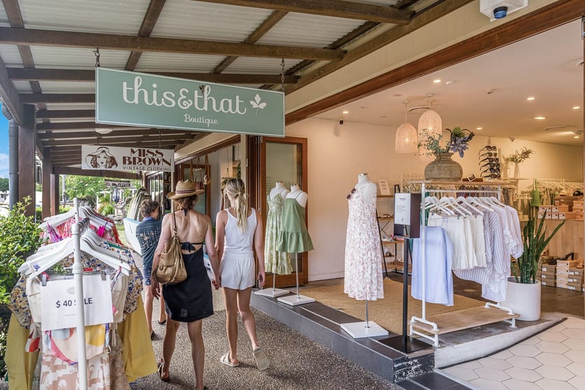 Click to view all images 10 Bay Whalers - Lawson Street Byron Bay NSW 2481 - Image 2