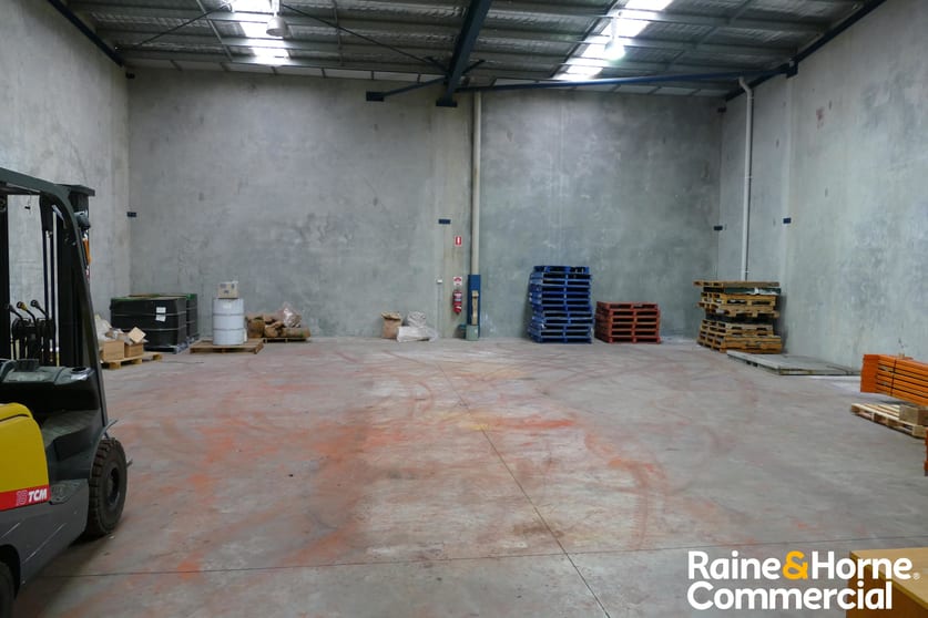 Click to view all images Unit 4/4 Broadhurst Road Ingleburn NSW 2565 - Image 3