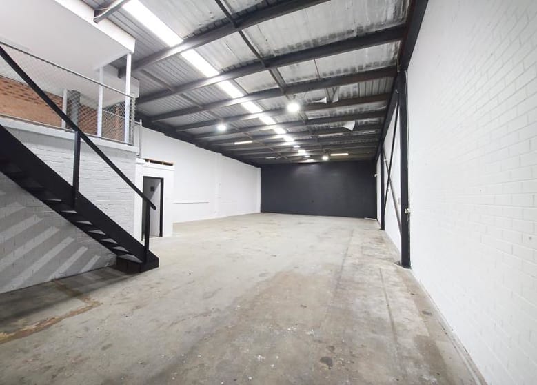 Click to view all images Unit 3/3 Carnarvon Road West Gosford NSW 2250 - Image 2