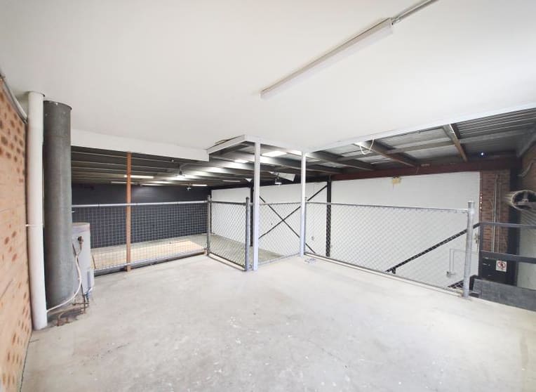 Click to view all images Unit 3/3 Carnarvon Road West Gosford NSW 2250 - Image 3