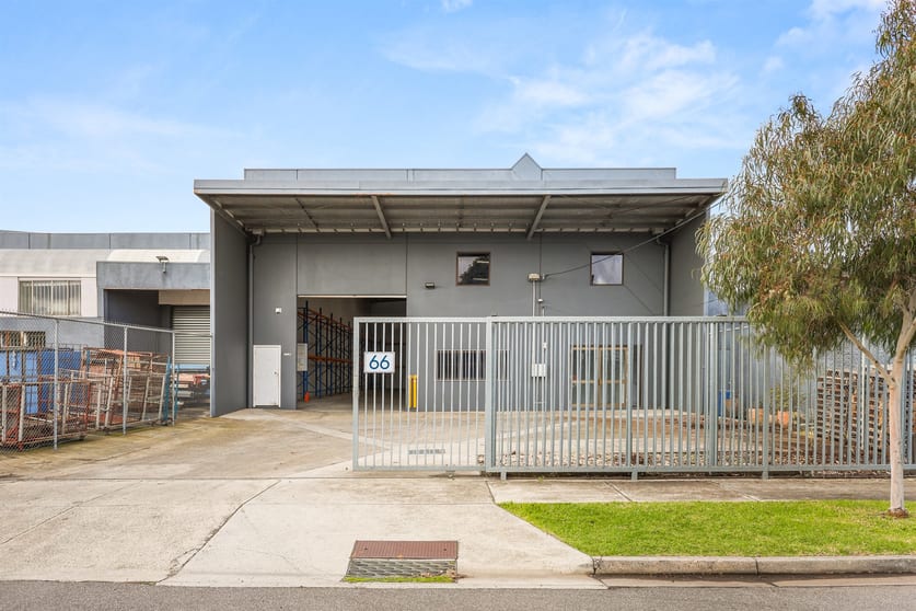 Click to view all images 66 Plateau Road Reservoir VIC 3073 - Image 3