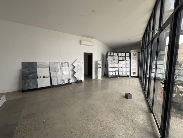Click to view all images 4/706 Geelong Road Brooklyn VIC 3012 - Image 3