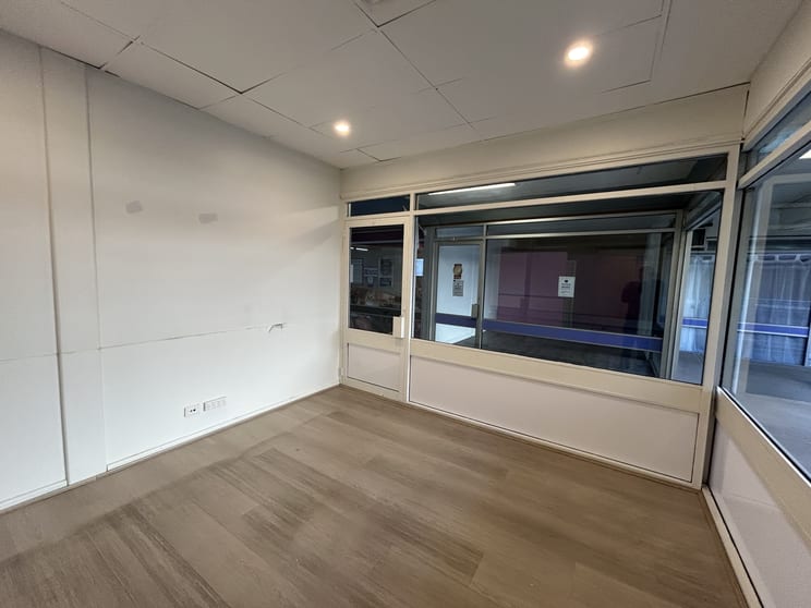 Click to view all images 24/541 High Street Penrith NSW 2750 - Image 3