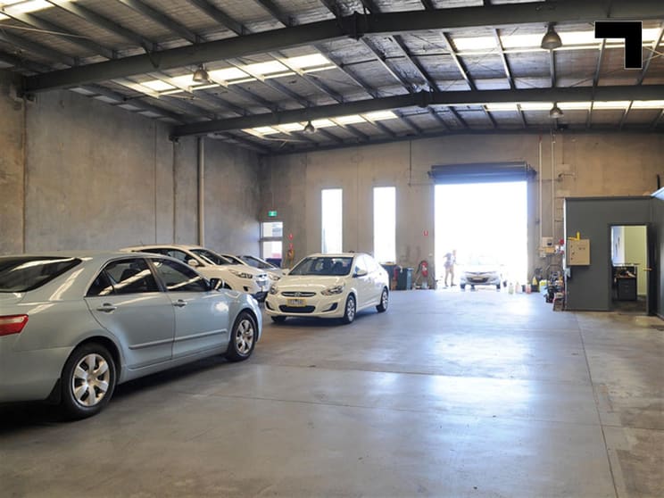 Click to view all images 10 Smolic Court Tullamarine VIC 3043 - Image 2