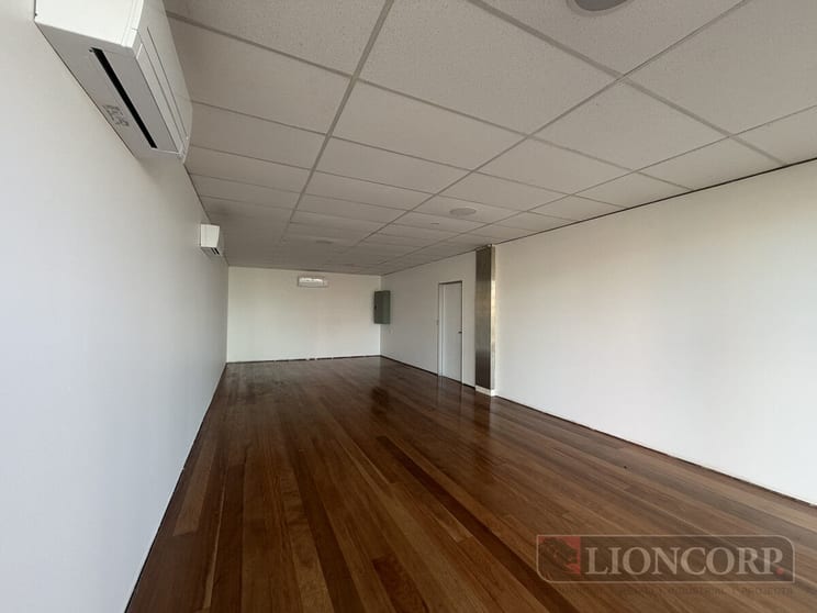 Click to view all images Macgregor QLD 4109 - Image 2
