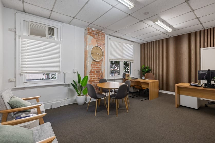 Click to view all images 611 Dean Street Albury NSW 2640 - Image 1