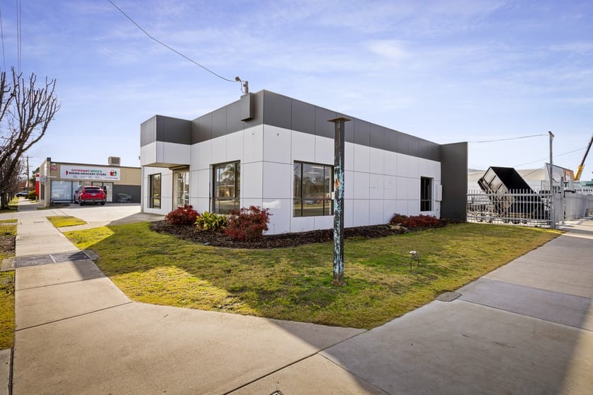 Click to view all images 1/433 Wagga Road Lavington NSW 2641 - Image 1