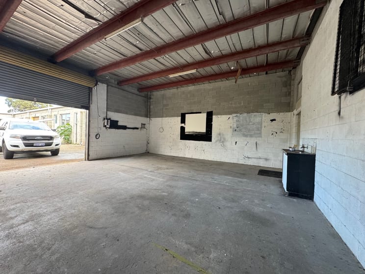 Click to view all images 8/41 Reserve Dr Mandurah WA 6210 - Image 2