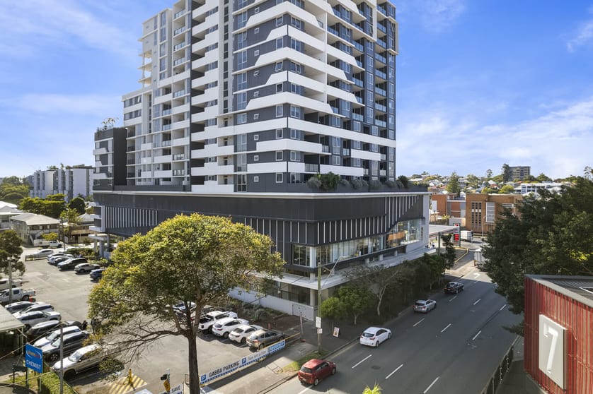 Click to view all images 22/95 Linton Street Kangaroo Point QLD 4169 - Image 3