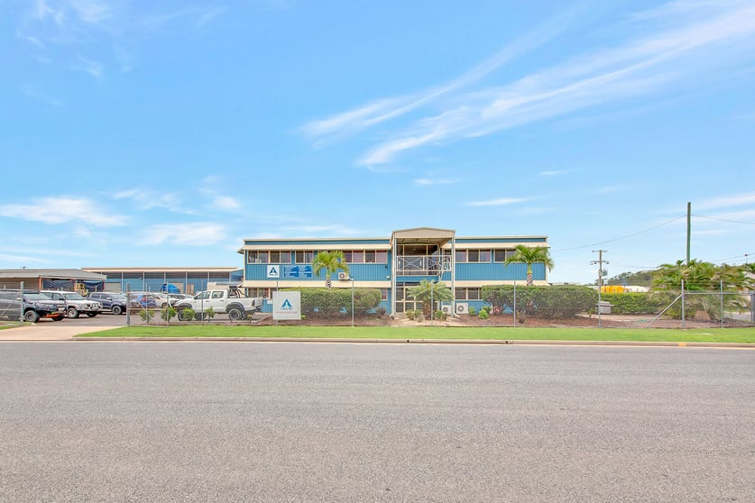 Click to view all images 14 Garfield Street Gladstone QLD 4680 - Image 1