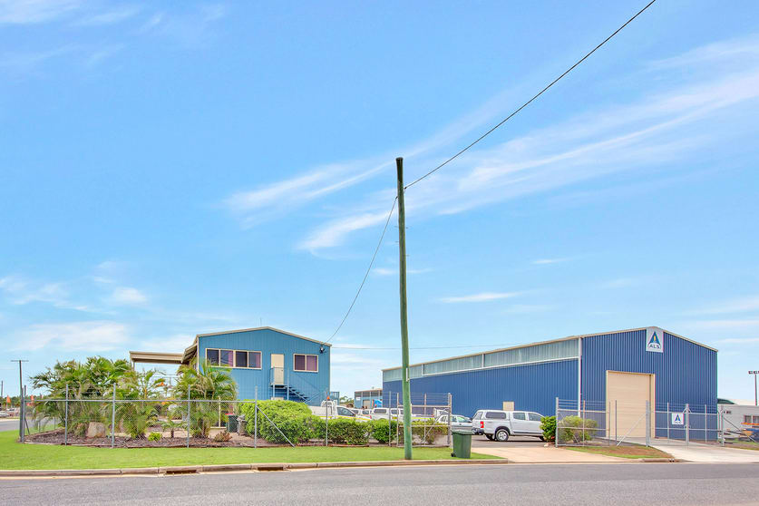 Click to view all images 14 Garfield Street Gladstone QLD 4680 - Image 2
