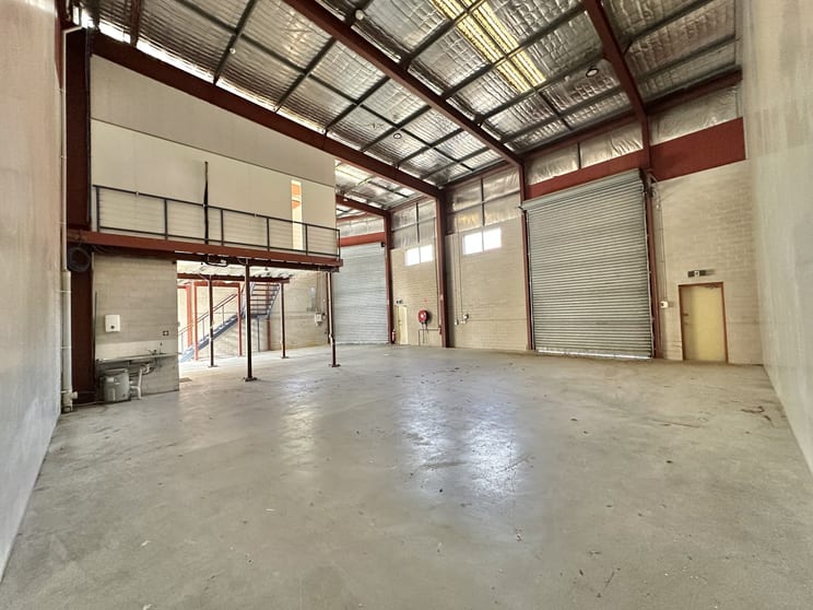 Click to view all images 2C/106 Old Pittwater Road Brookvale NSW 2100 - Image 1