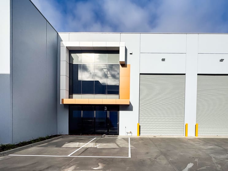 Click to view all images 3 Impact Way Cranbourne North VIC 3977 - Image 2