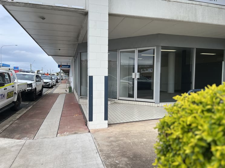 Click to view all images 104B Sydney Street Mackay QLD 4740 - Image 1