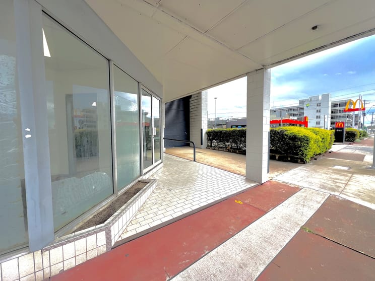 Click to view all images 104B Sydney Street Mackay QLD 4740 - Image 2